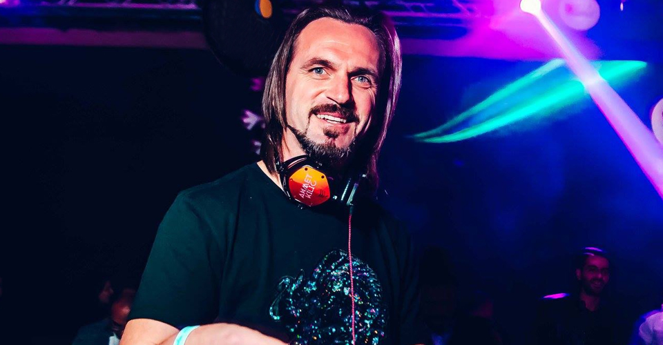 artist to be announced